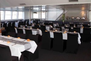 harbourside-cruises-seated-dining-area
