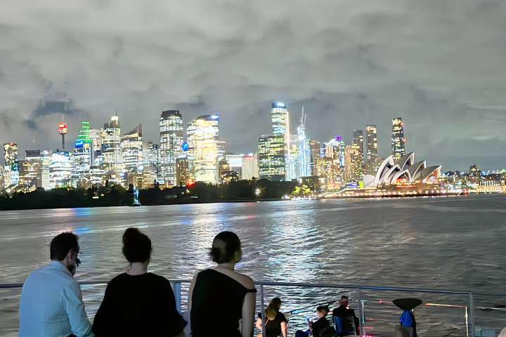 Sydney Harbour Discovery Dinner Cruise